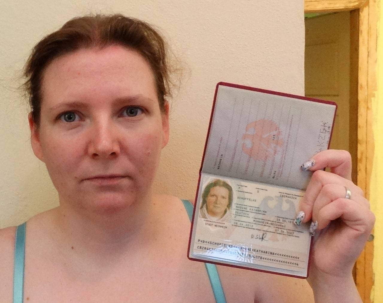 DEUTSCH passport SELFIE