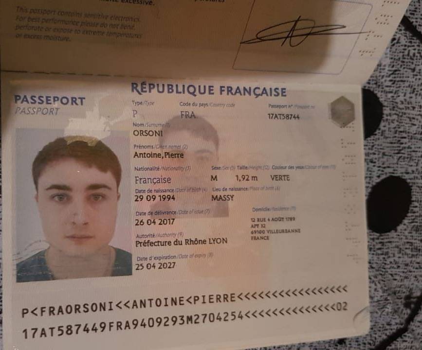 Scan of real french passport for socail identification valid 2027